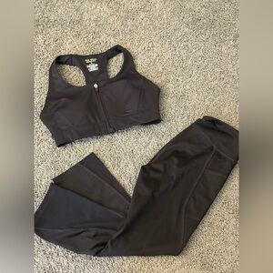 Black Zip-Up Sports Bra and 3/4 Leggings Set - Size Small Tek Gear